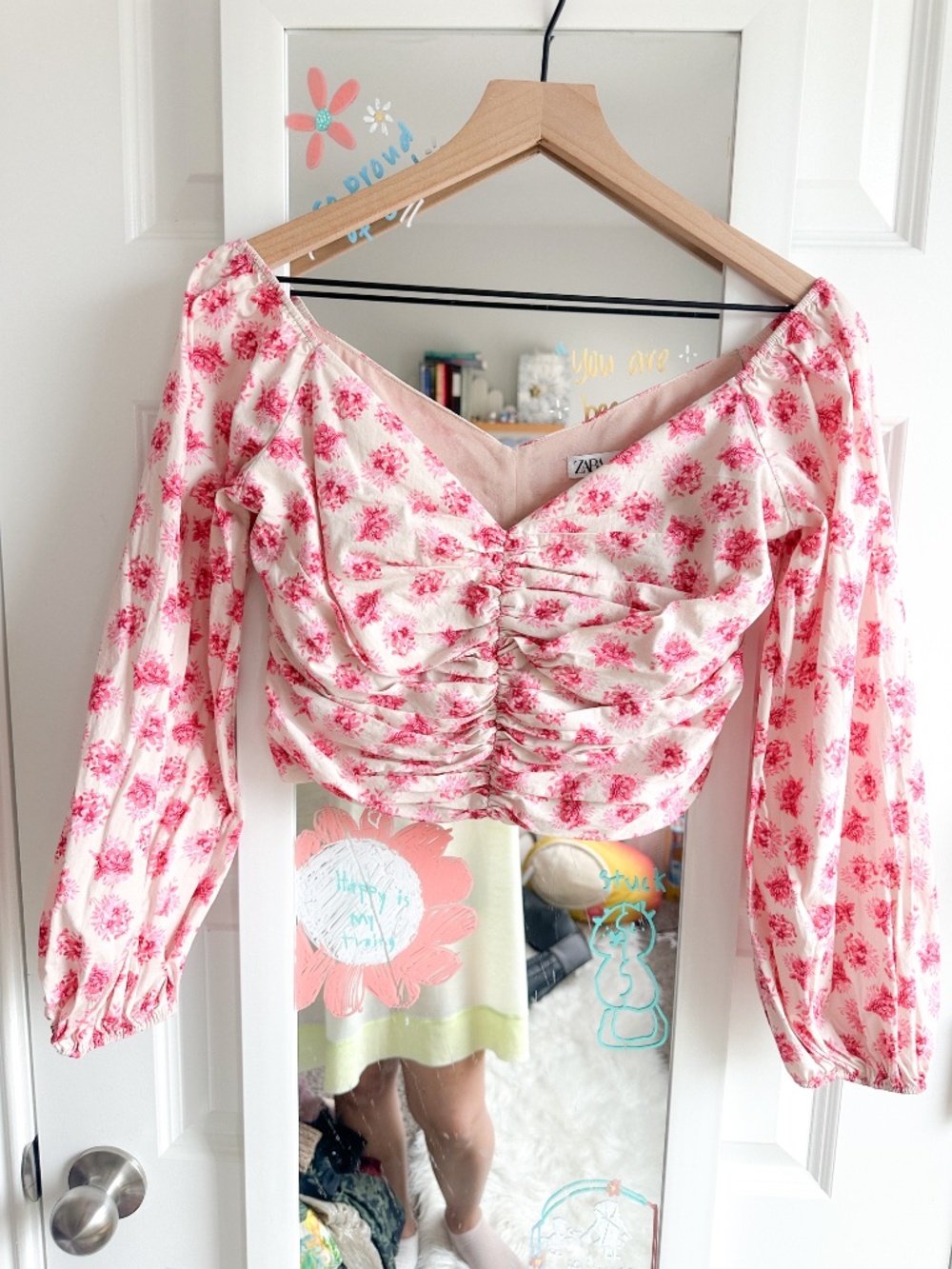 Zara Cream and Pink Floral Ruched Long-Sleeve Crop Top M